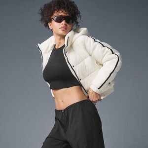 Alo yoga aspen puffer